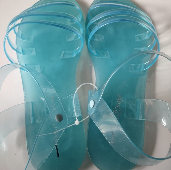 Treasure bond girls sandals size 3 and 4 - Picture 4 of 8